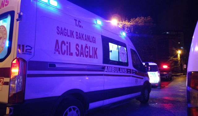 Bıçaklı Kavgada Yaralanan Şahıs Hastaneye Kaldırıldı