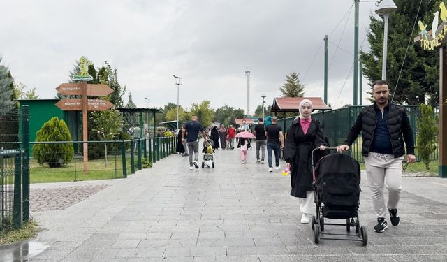 Hayvanat Bahçesi’ni 30 Ağustos’ta 5 Bin 500 Kişi Ziyaret Etti