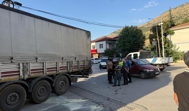 Seyir Halindeki TIR’ın Dorsesinde Yangın