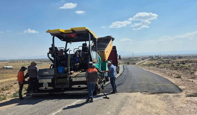 Başkan Büyükkılıç’ın Talimatıyla Develi’de Yollar Yenileniyor