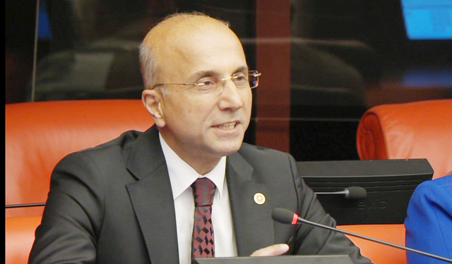 YENİ Partili Aşkın Genç: “Maaş Yüzde 27 Arttı, Otoyol Yüzde 57 Zamlandı”