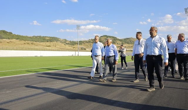 Atletizm Pistini İnceleyen Büyükkılıç: “Kayseri’mize Önemli Bir Tesisi Kazandırmış Olduk”