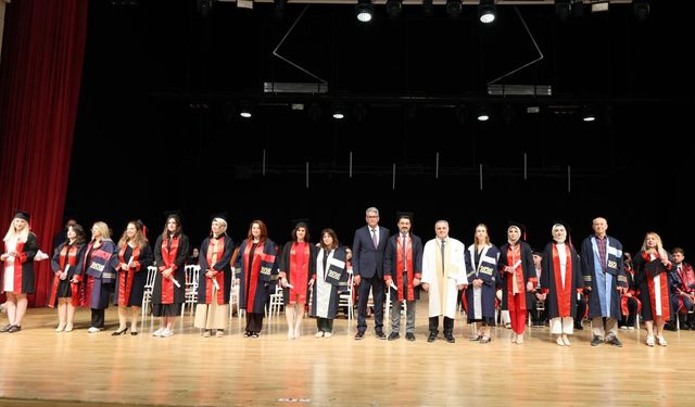 ERÜ’de Lisansüstü Mezuniyet Sevinci Yaşandı