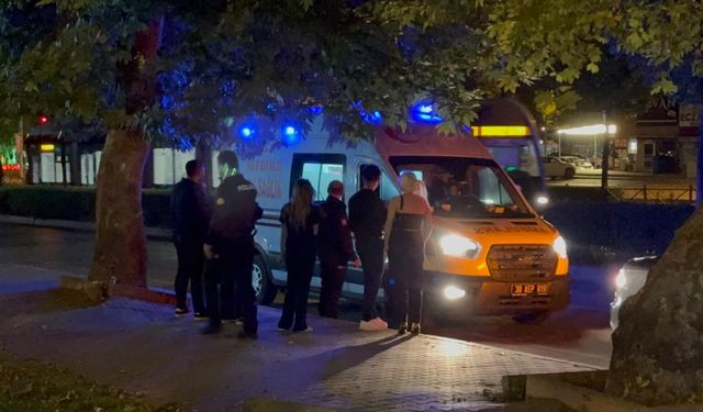 Trafikte Bıçaklı Yol Verme Kavgası: 1 Yaralı