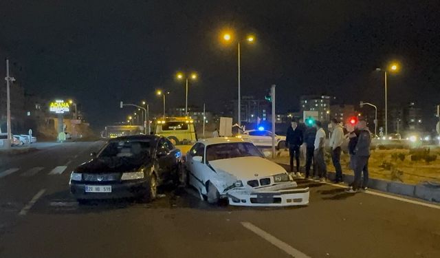 Kayseri’de İki Otomobil Çarpıştı: 1 Yaralı