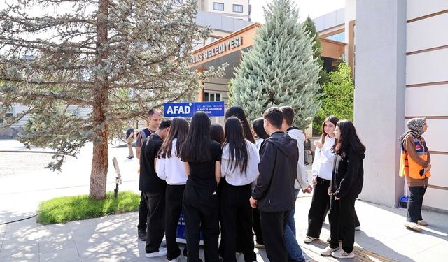 Deprem Tırı ile 6,4'lük Tatbikat