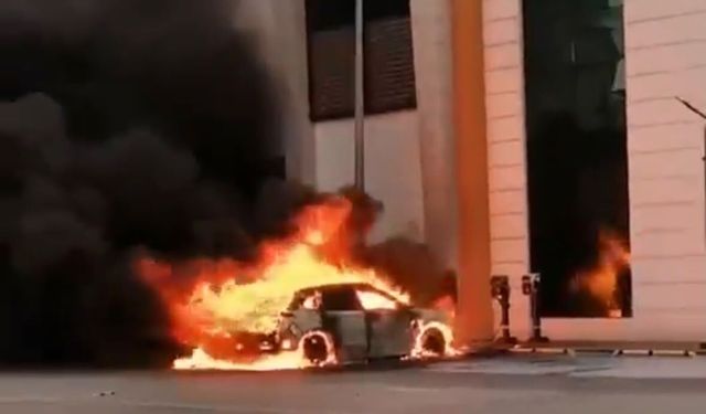 Kayseri’de Şarj İstasyonunda Elektrikli Araç Yangını