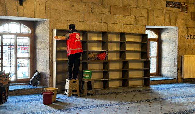 Kayseri’de Vakıf Medeniyetinin Temizlik Geleneği Sürdürülüyor