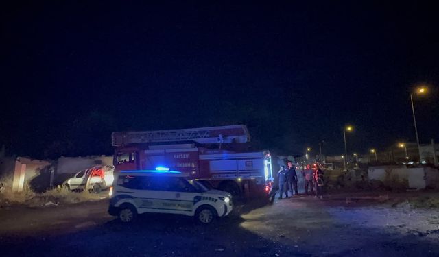 Kayseri’de İki Metruk Bina Ateşe Verildi