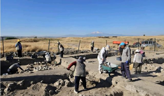 Kültepe’de 78 Yıllık Kazı Tarihinde İlk Kez Mozaik Döşemeli Yapı Bulundu