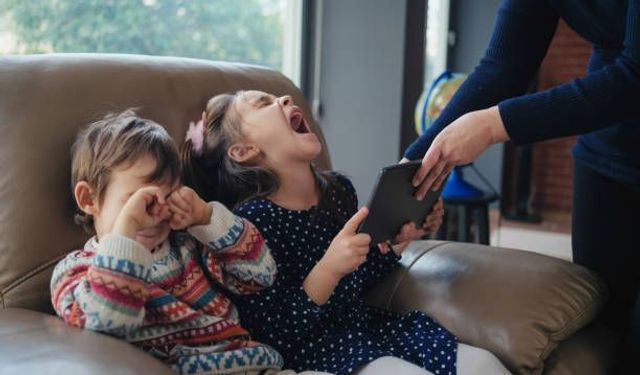 DMM'den Sosyal Medyada Yaş Düzenlemesi Tuzağına Karşı Uyarı
