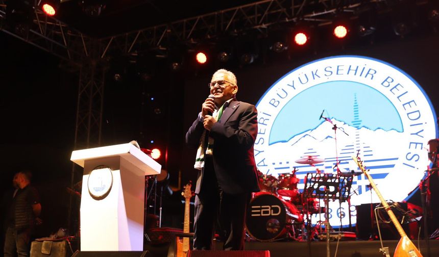 Başkan Büyükkılıç, Yahyalı Elma Ve Turizm Festivali'ne Katıldı
