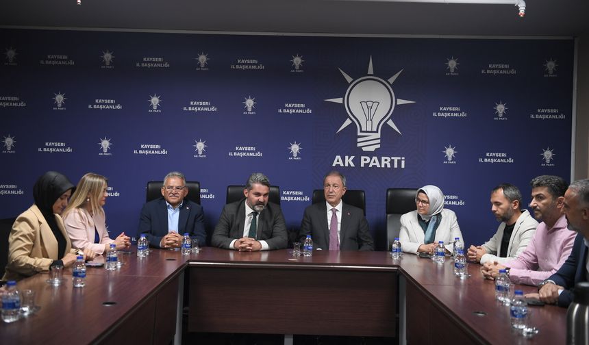 Akar ve Büyükkılıç'tan AK Parti İl Teşkilatı İle Tanışma Toplantısı