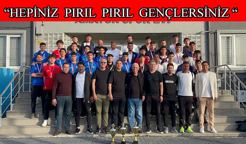 U18 Ligini ilk 3’te bitiren takımlara kupa ve madalyaları verildi