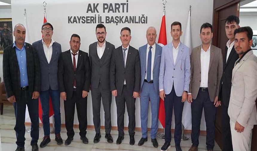 İncesu’da 2 meclis üyesi ve Gençlik Kolları Başkanı AK Parti’ye katıldı