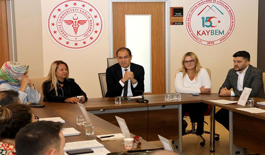 Müdür Erşan, “Aile Sağlığı Merkezlerindeki hekimlerimiz teşhis ve tedavinin yanı sıra koruyucu sağlık hizmeti de sunuyor