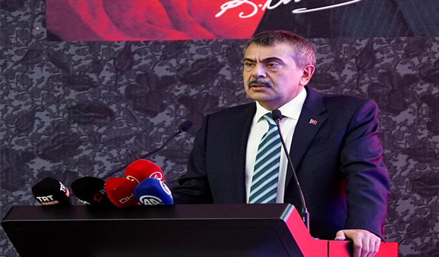 Bakan Tekin açıkladı: Okullarda ara tatil kalkabilir