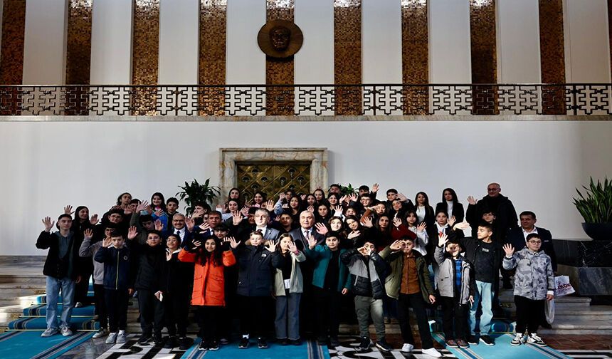 Milletvekili Çopuroğlu: “Kayseri’den 76 öğrencimizi Gazi Meclisimizde misafir ettik”