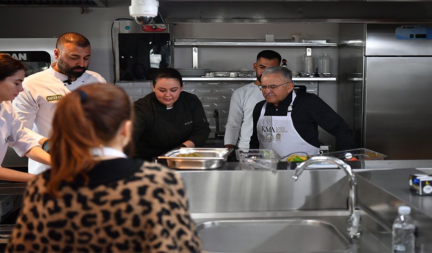 Büyükkılıç, Kayseri Mutfak Akademisi'nin Şef ve Aşçı Eğitimlerine Başlayacağını Duyurdu