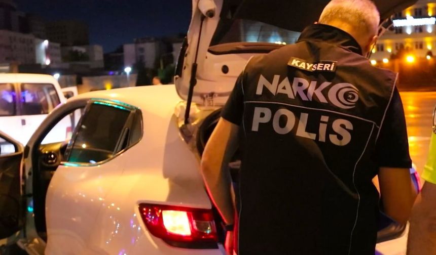 Kayseri’de narkotik operasyonunda 1 yılda 5 bin 361 kişiye işlem yapıldı, 892 kişi tutuklandı
