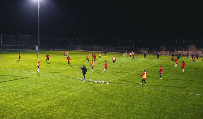 Kayserispor günü çift idmanla tamamladı