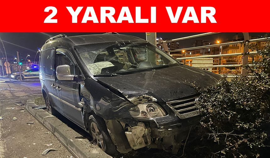Otomobil ile hafif ticari araç çarpıştı