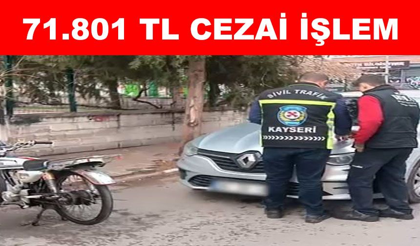 Ön kaldırarak ilerleyen motosiklet sürücüsüne