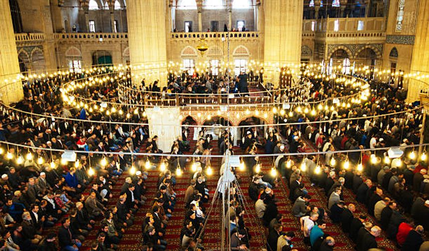 Kayseri’de hatimle teravih namazı kılınacak camiler belli oldu