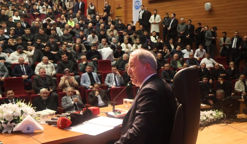 Hulusi Akar: Mehmetçik 7 gün 24 saat üstün teknoloji ile donanmış olan hudutlarımızı savunmak için görevinin başında