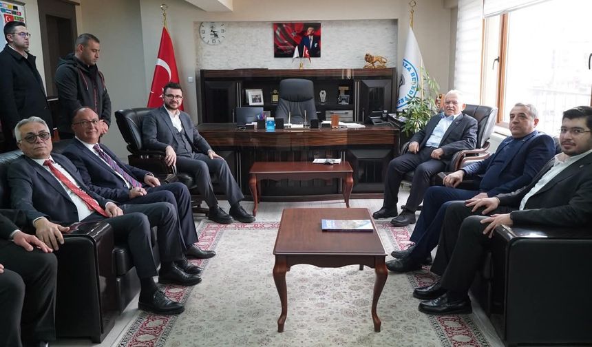 Başkan Büyükkılıç ile AK Parti İl Başkanı Okandan'dan Osman Koç'a ziyaret