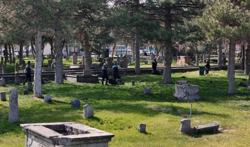 Büyükşehir, Şehri Nakış Gibi İşliyor: Kayseri’de ‘Yeşil Seferberlik’