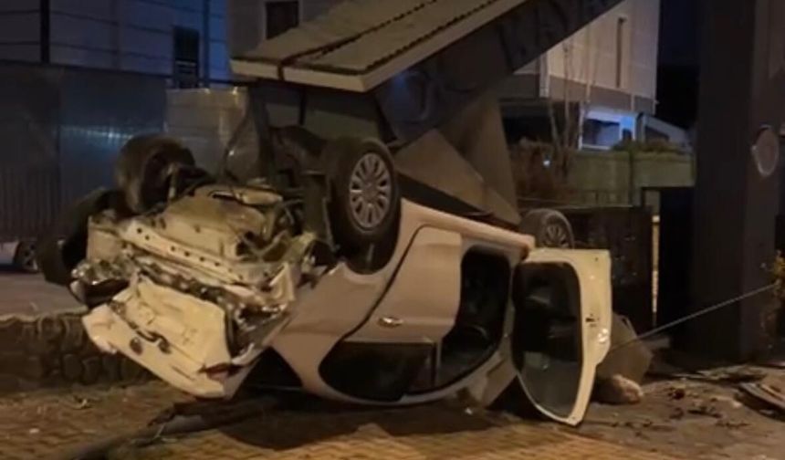 Otomobil beton bloğa çarptı: 1 yaralı