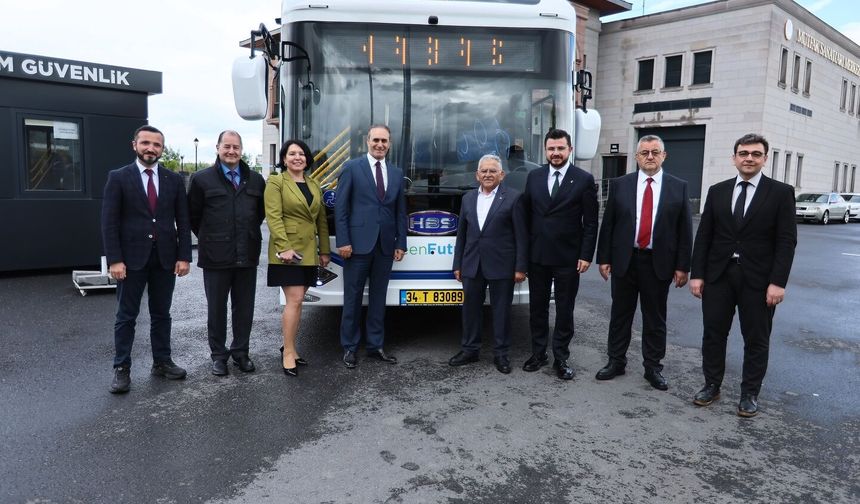 Başkan Büyükkılıç, Elektrikli Otobüsün Test Sürüşüne Katıldı