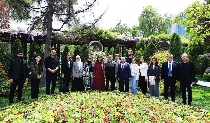Türk Dünyası Gençleri, Kültür Başkenti Kayseri’de Başkan Büyükkılıç’ı Ziyaret Etti