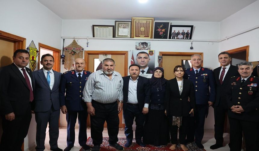 Vali Çiçek’ten Şehit Ailelerine Bayram Ziyareti