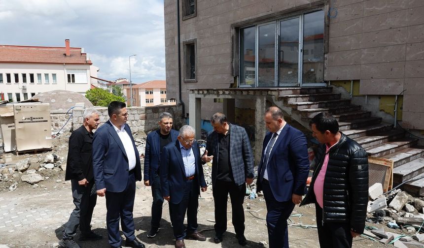 Başkan Büyükkılıç, Yeşilhisar’da Yatırımları İnceledi