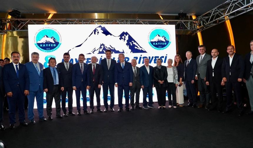 Büyükkılıç’tan 8. Kayserililer Zirvesi'nde Birlik, Beraberlik ve Dayanışma Vurgusu