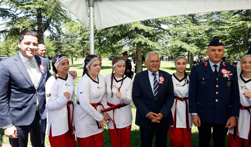 Başkan Büyükkılıç: “Bayrağımızın Özgürce Dalgalanmasında Jandarmamızın Fedakârlığı Var”