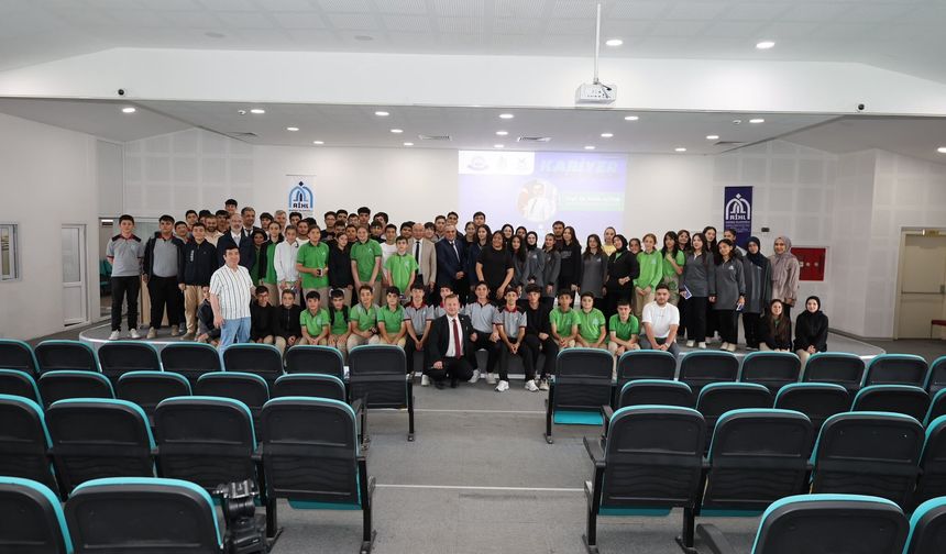 Rektör Prof. Dr. Altun, Develi’de Öğrenciler ile Buluştu