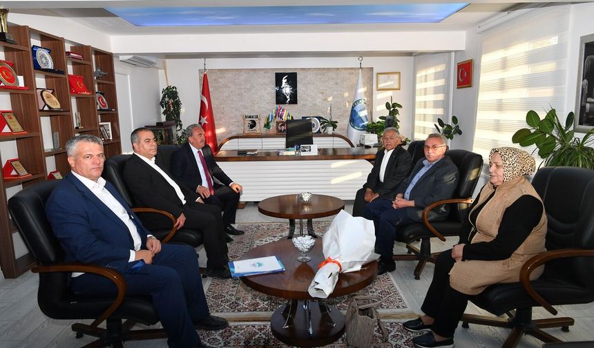 Felahiye Yolunda Hummalı Çalışma: Başkan Büyükkılıç Sahada