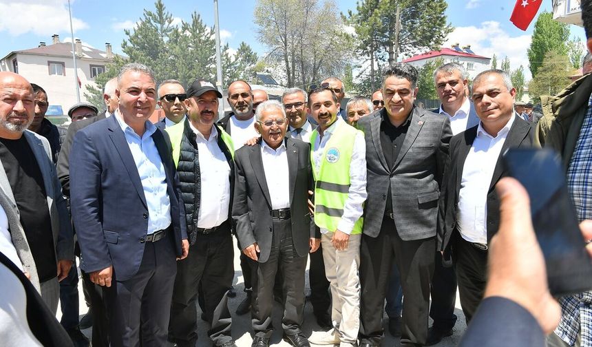 Başkan Büyükkılıç, Sarız’ı Ziyaret Etti