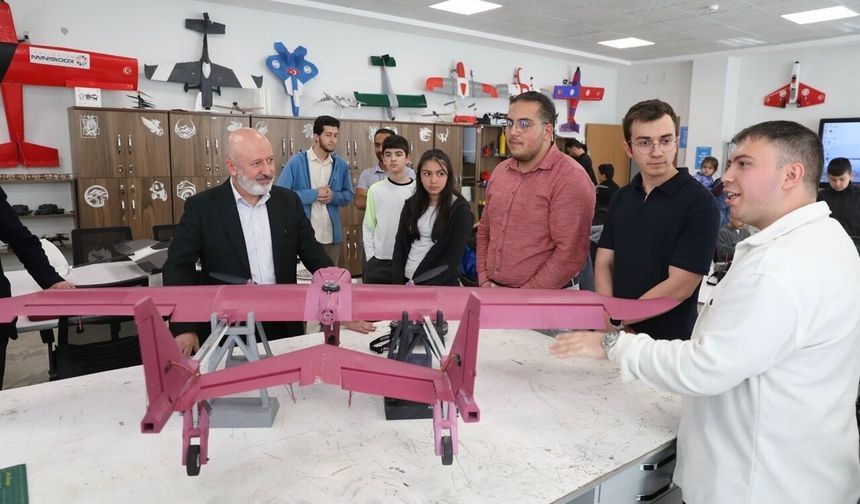 Avrupa’dan Gelen Öğrenciler, Kocasinan İnovasyon Merkezi’ne Hayran Kaldı