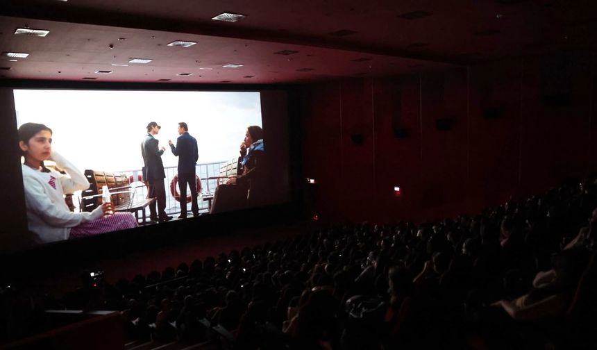 Kocasinan’da 7 Bin Öğrenci “Bir Adam Yaratmak” Filmiyle Kültür ve Sanatla Buluştu