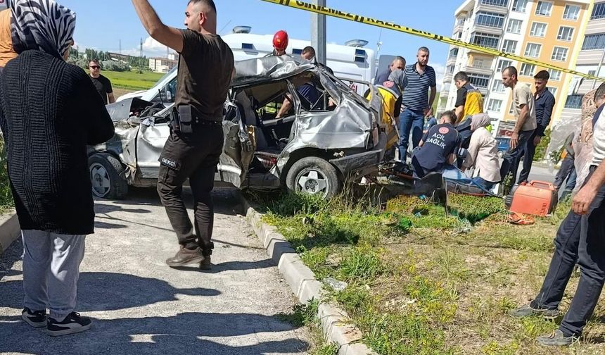 Kayseri’de İki Otomobil Çarpıştı: 3 Ölü, 5 Yaralı