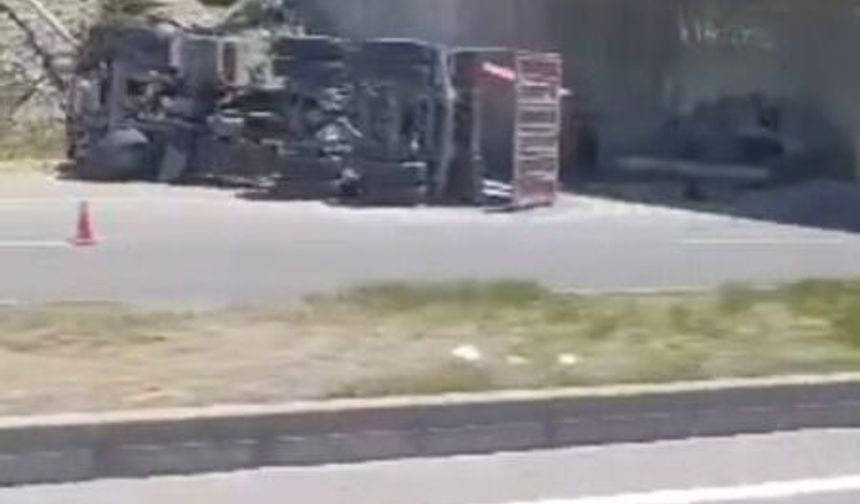 Köprüye Çarparak Devrilen Kamyonun Sürücüsü Hayatını Kaybetti