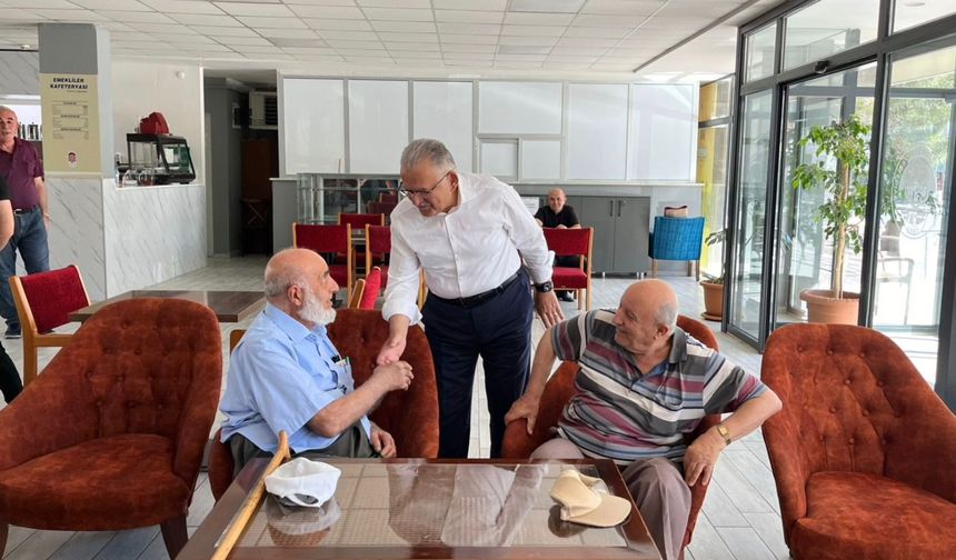Başkan Büyükkılıç'ın Sosyal Belediyecilik Vizyonunda Yazın Vazgeçilmez Durağı: Emekliler Kafeteryaları