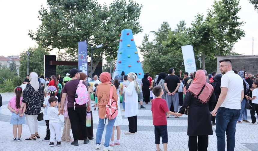 Büyükşehir Belediyesi Spor A.Ş. Çocuklarla Hacılar'da Buluştu