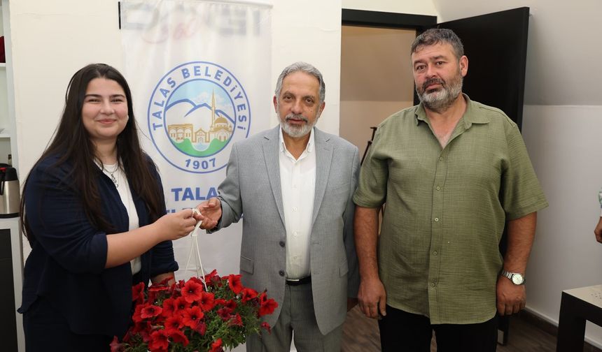 Çiçek Şenliği Fotoğraf Yarışmasında Ödüller Sahiplerini Buldu