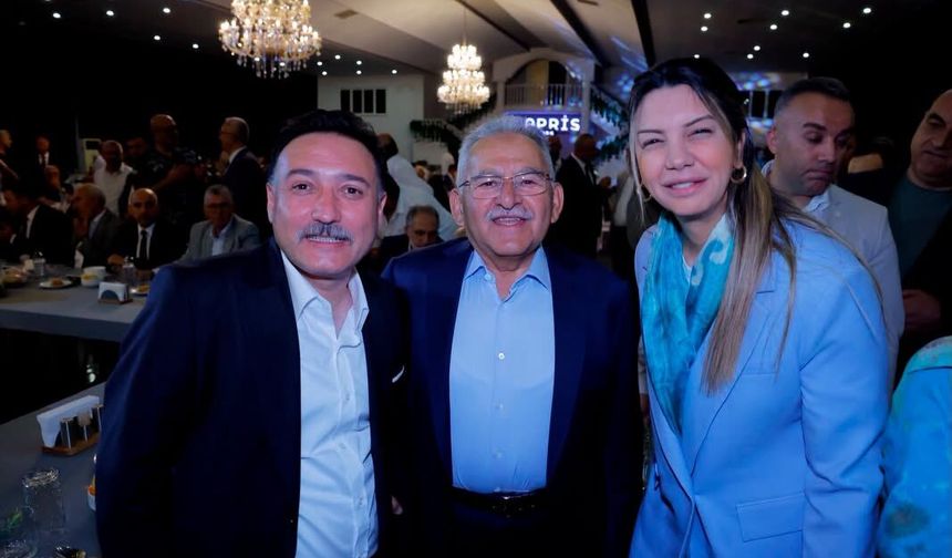 Başkan Büyükkılıç’a, Erciyes Medya Ödülleri Programında Teşekkür Plaketi