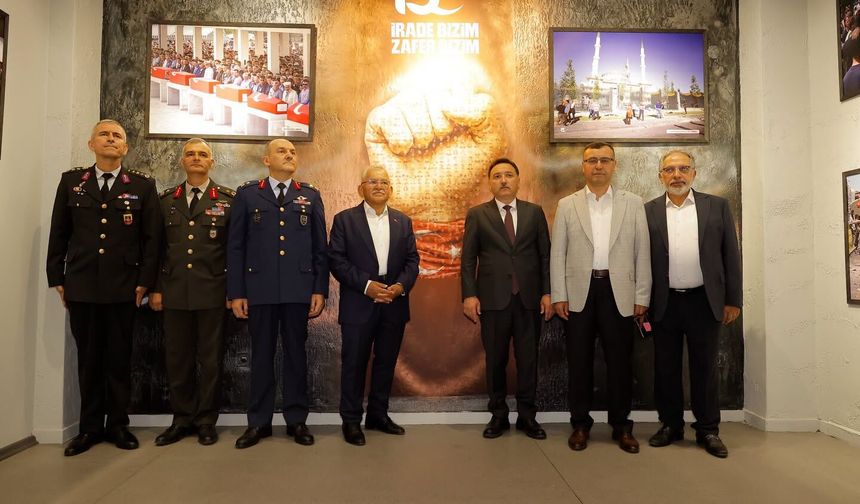 Başkan Büyükkılıç: "Bu Millet Esareti Kabul Etmez, Bayrağını Yere Düşürmez"